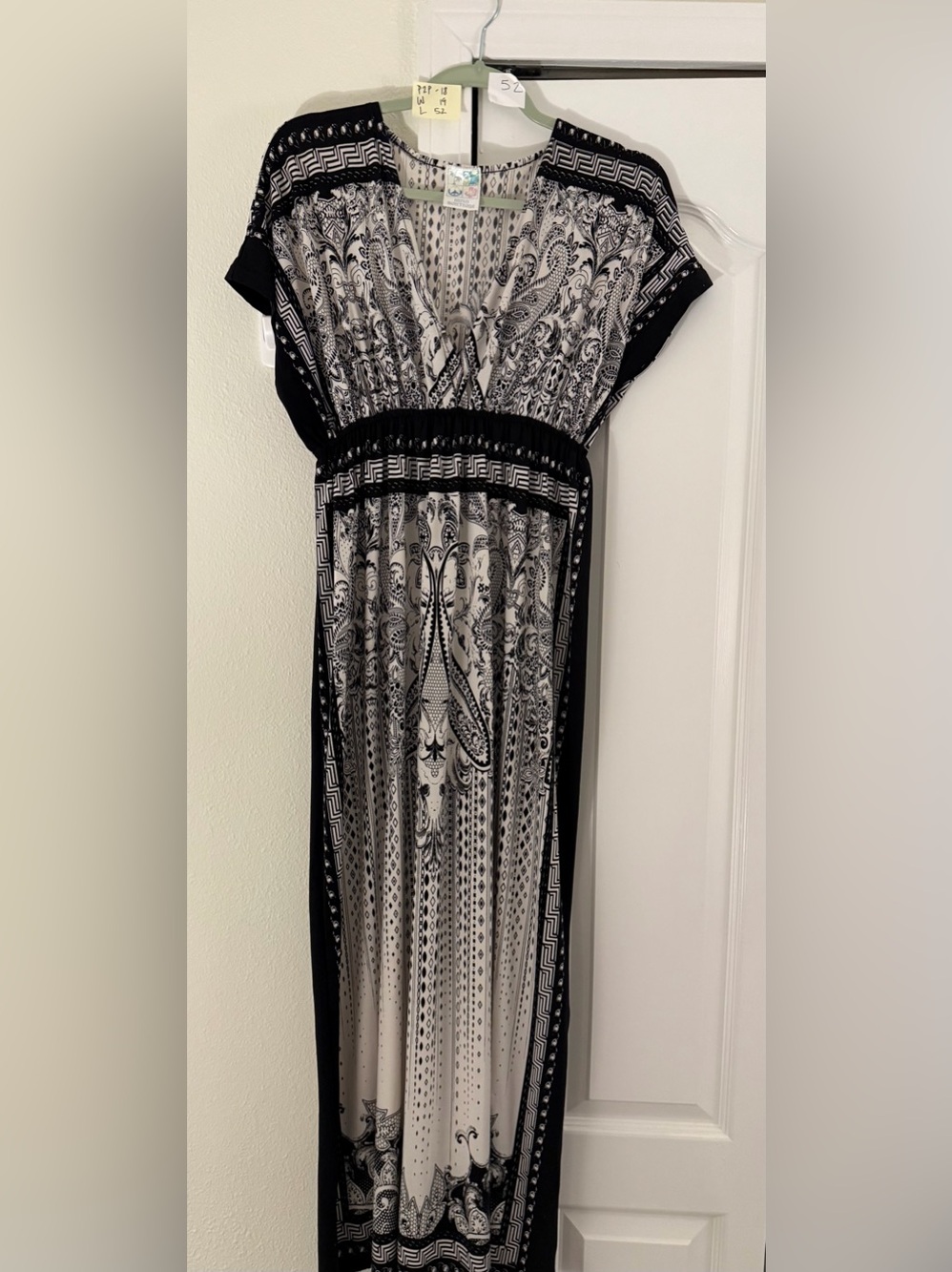 Black & White Paisley Print Women's Maxi Dress